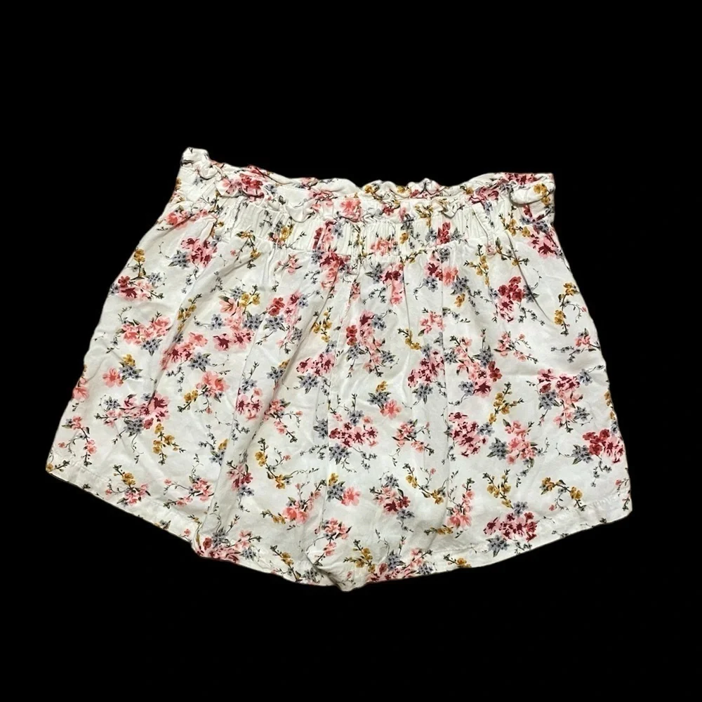 Women’s white floral shorts loose fit paperbag ruffle
